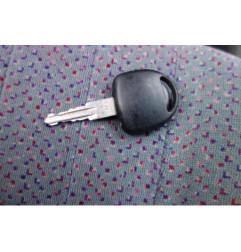 Vitre avant gauche OPEL CORSA B