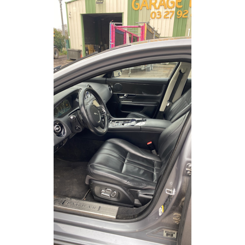 JAGUAR XJ X351 PHASE 1 3.0D - 24V V6 TURBO Photo n°7