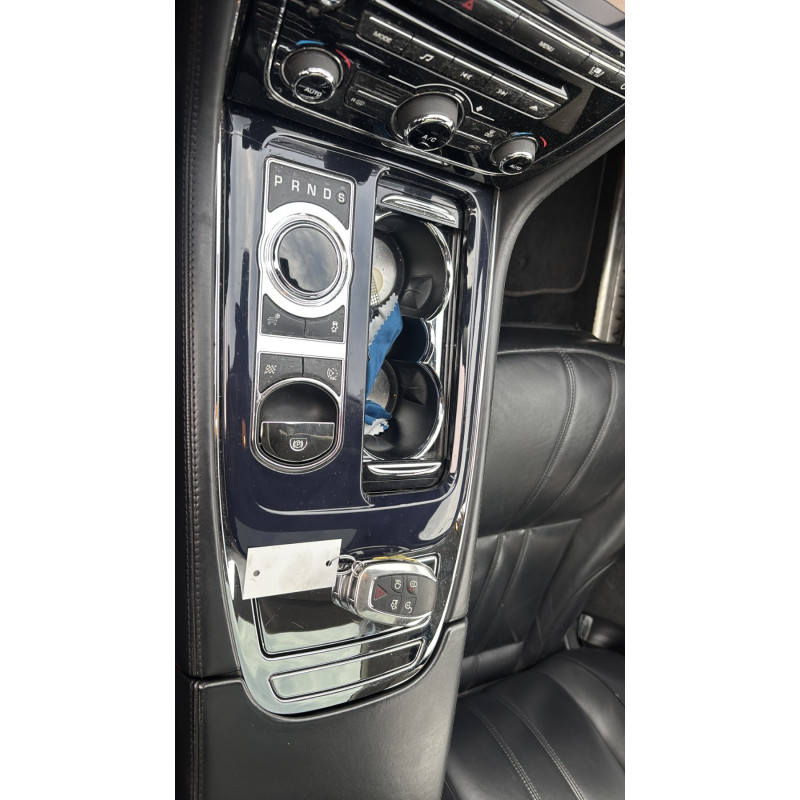 JAGUAR XJ X351 PHASE 1 3.0D - 24V V6 TURBO Photo n°24