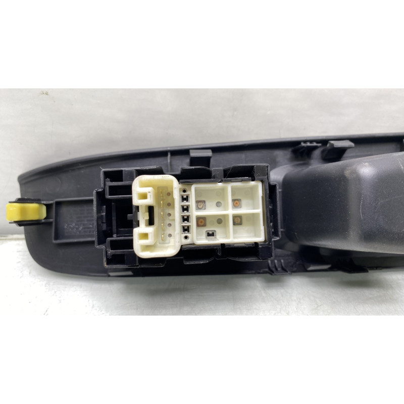 Interrupteur de leve vitre avant droit TOYOTA YARIS 3 Photo n°3