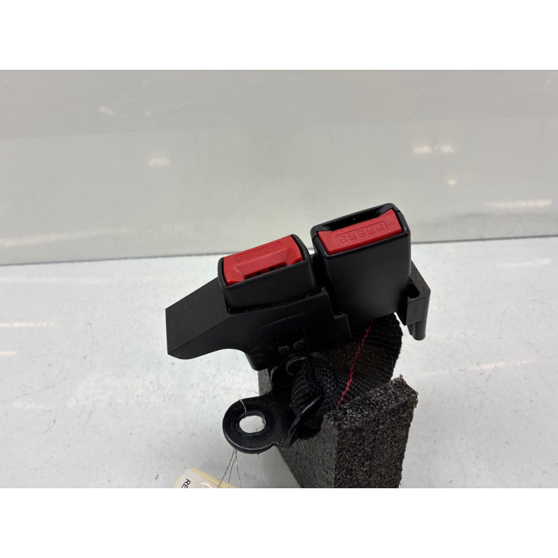 Attache ceinture arriere droit RENAULT CLIO 3 Photo n°1