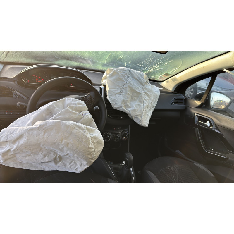 Ecran GPS PEUGEOT 208 1 Photo n°19