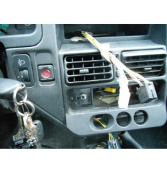 Etrier avant droit (freinage) PEUGEOT 106