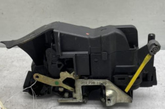 Serrure avant gauche MERCEDES CLASSE C 202
