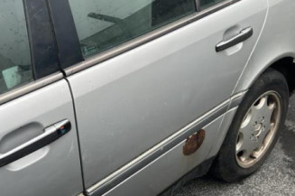 Serrure avant gauche MERCEDES CLASSE C 202