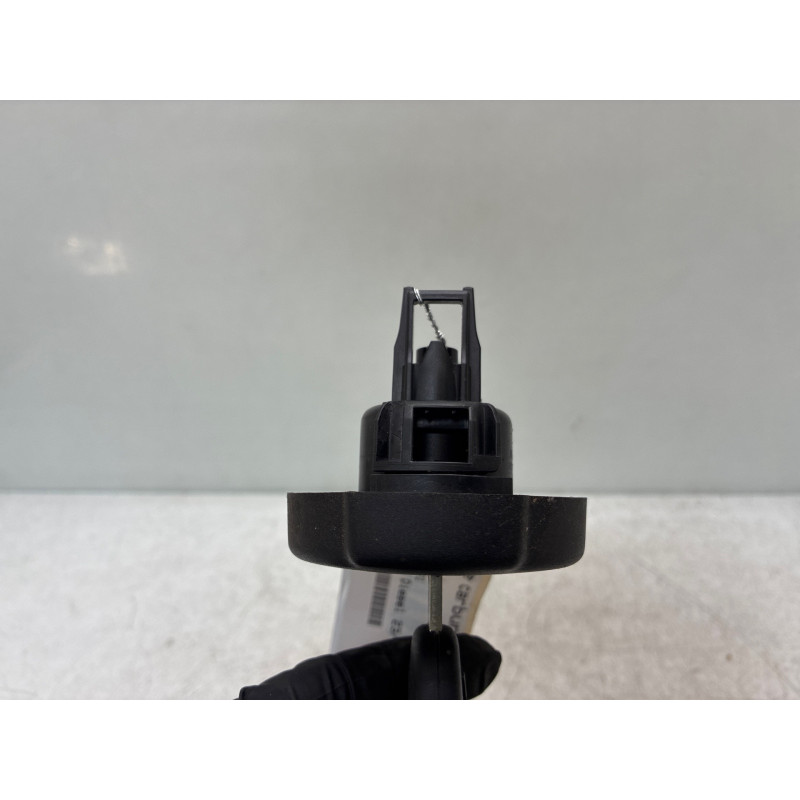Bouchon de carburant PEUGEOT 308 1 Photo n°4