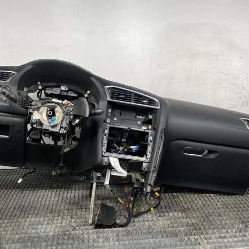 Planche de bord complete CITROEN DS4 Photo n°1