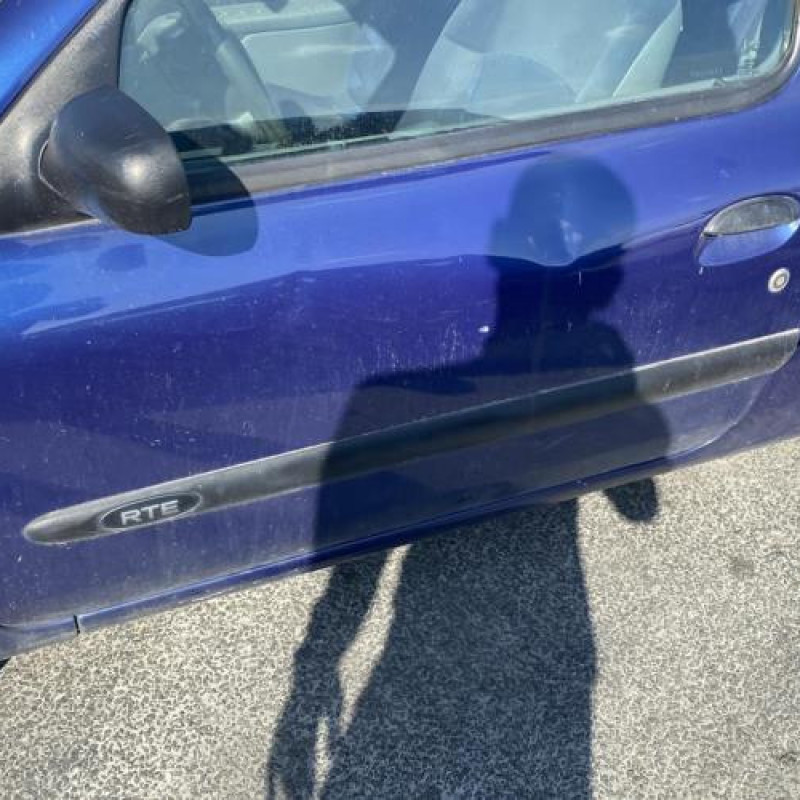 Serrure avant droit RENAULT CLIO 2 Photo n°7