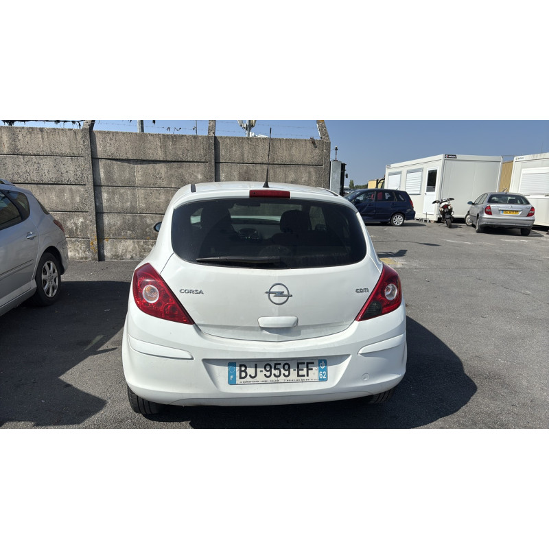 Alternateur OPEL CORSA D Photo n°8