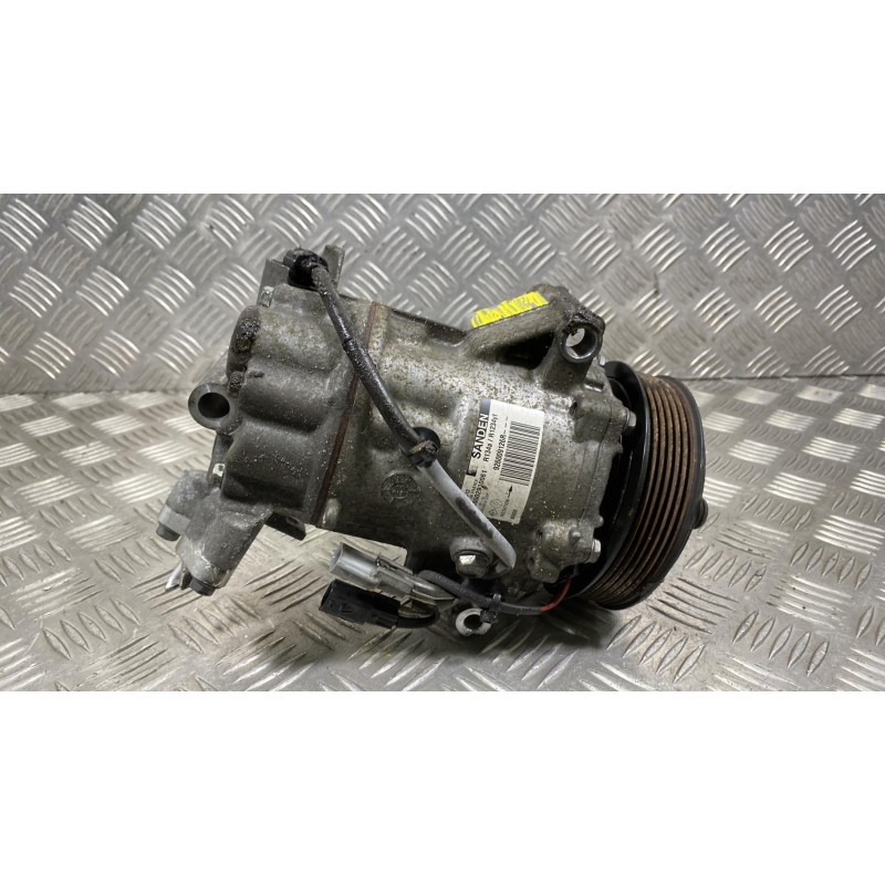 Compresseur clim RENAULT CLIO 5 Photo n°4