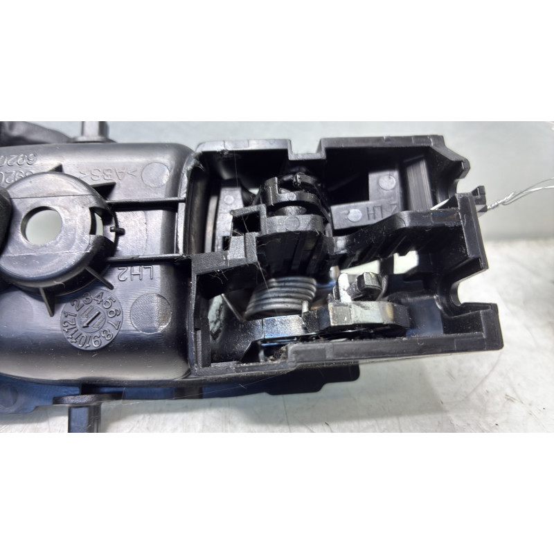 Poignee interieur arriere gauche TOYOTA YARIS 3 Photo n°3