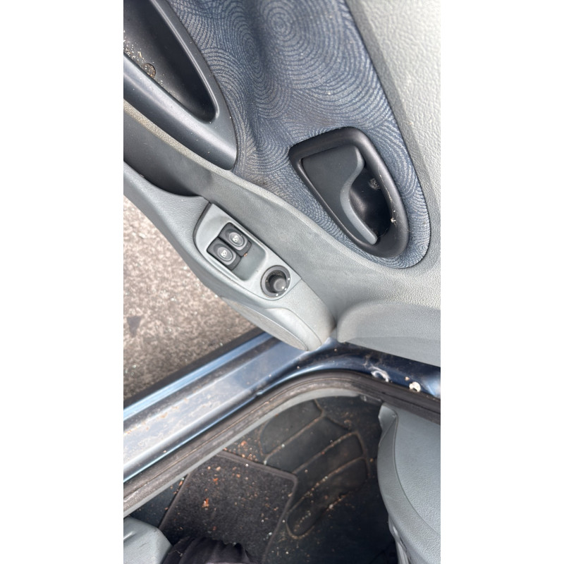 Interrupteur de leve vitre avant gauche RENAULT MEGANE 1 Photo n°8