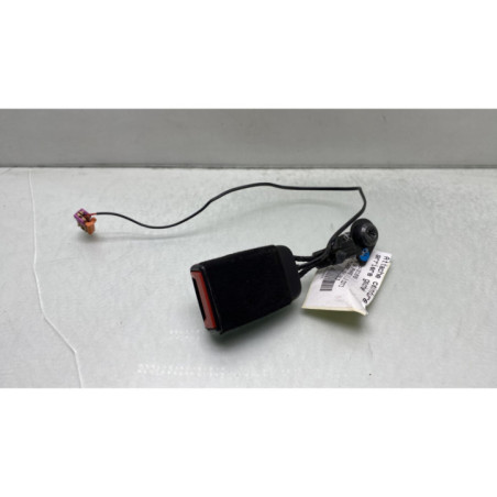 Attache ceinture arriere gauche OPEL MERIVA B