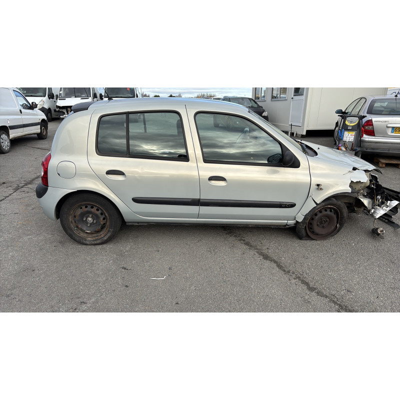 Feu arriere principal gauche (feux) RENAULT CLIO 2 Photo n°10