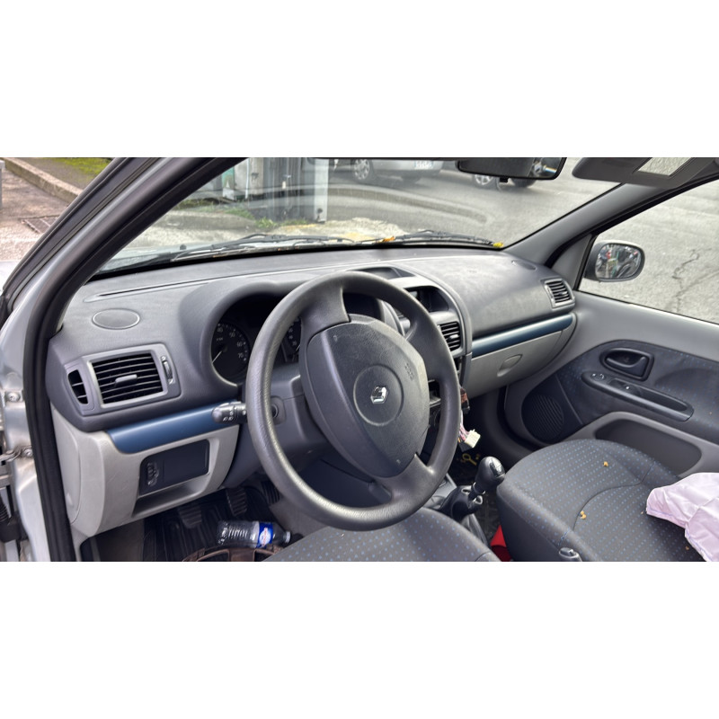 Feu arriere principal gauche (feux) RENAULT CLIO 2 Photo n°16