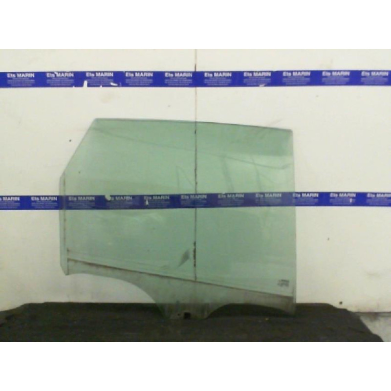 Vitre arriere droit RENAULT GRAND SCENIC 2 Photo n°1