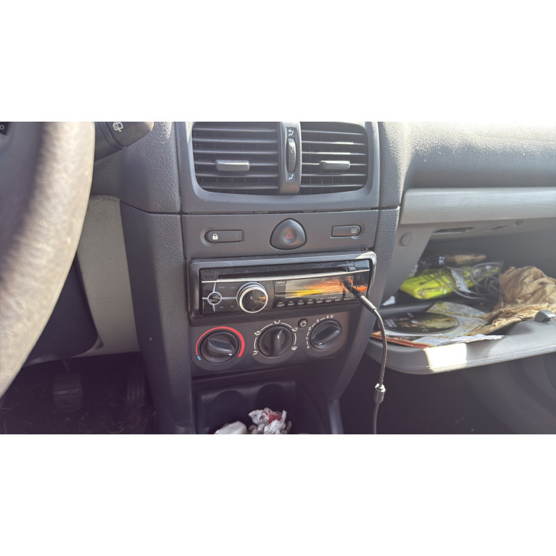 Pompe à carburant RENAULT CLIO 2 Photo n°12