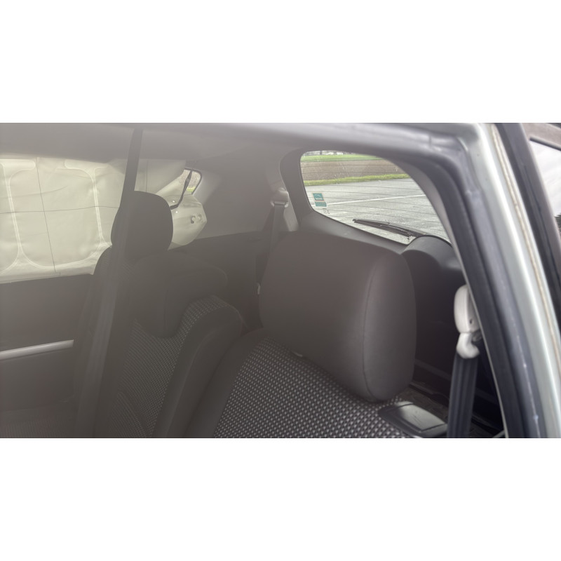 Commande chauffage TOYOTA COROLLA VERSO 2 Photo n°19