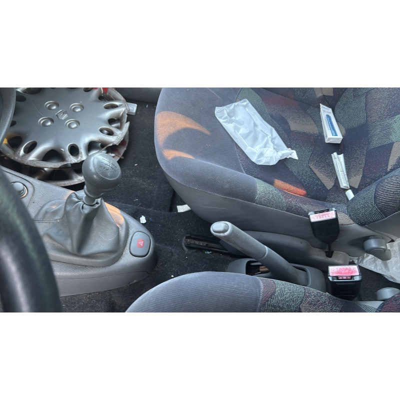 Poignee interieur avant gauche RENAULT CLIO 2 Photo n°20