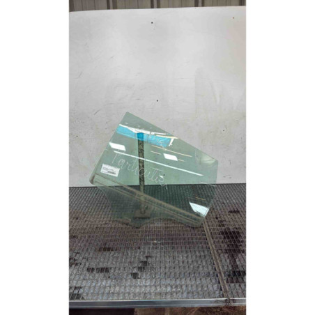 Vitre arriere gauche VOLKSWAGEN POLO 4