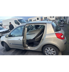 Feu arriere stop central RENAULT CLIO 3