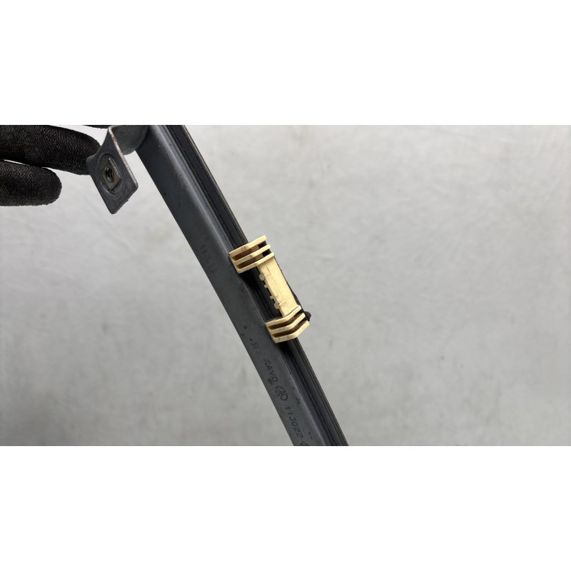 Leve vitre electrique avant droit RENAULT CLIO 2 Photo n°4