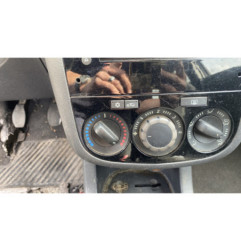 Bouton de coffre OPEL CORSA D