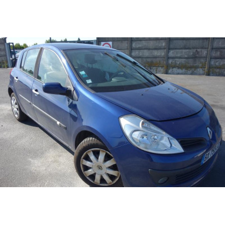 Etrier avant gauche (freinage) RENAULT CLIO 3