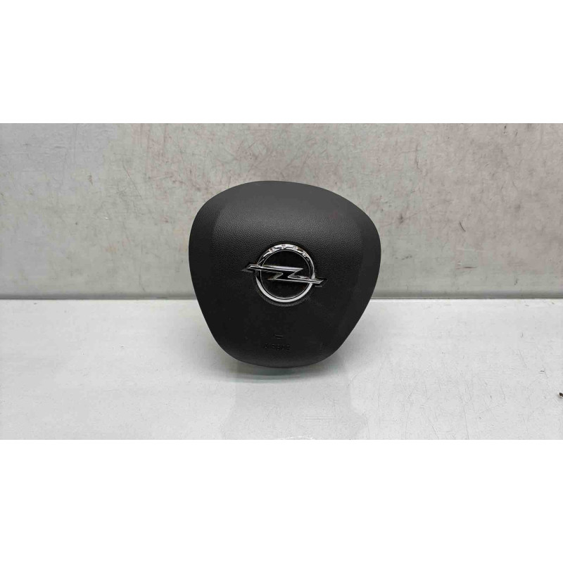 Air bag conducteur OPEL CORSA E Photo n°1