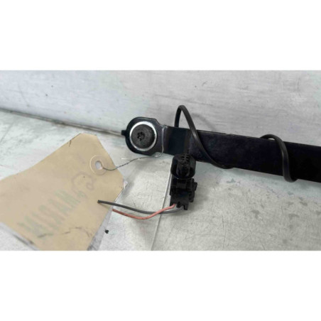Attache ceinture avant gauche RENAULT CLIO 3 Photo n°1