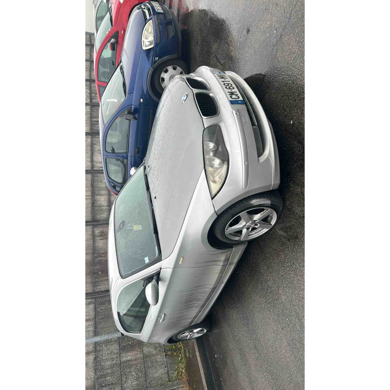 BMW SERIE 1 E81 118d 2.0D - 16V TURBO Photo n°14