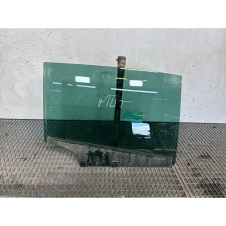 Vitre arriere droit PEUGEOT 3008 1
