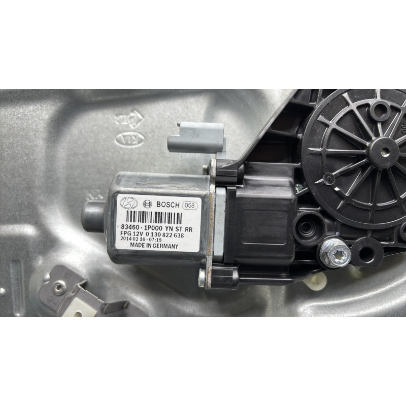 Leve vitre electrique arriere droit KIA VENGA Photo n°3