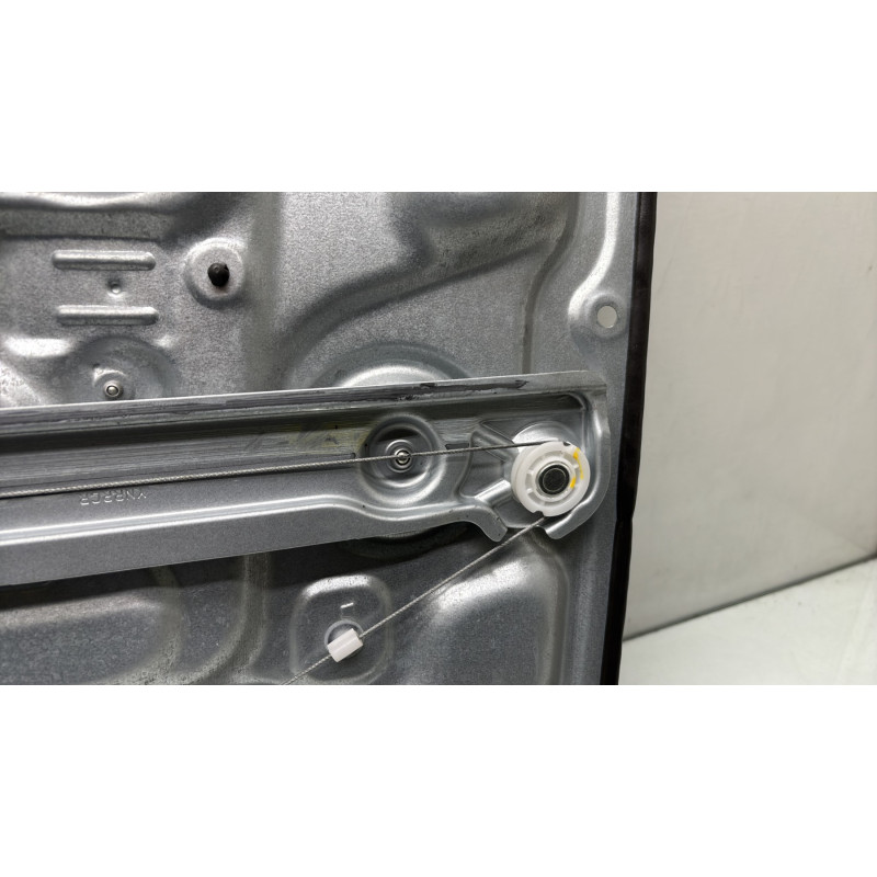 Leve vitre electrique arriere droit KIA VENGA Photo n°7
