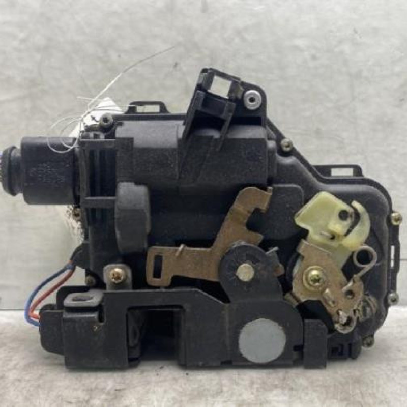 Serrure avant droit VOLKSWAGEN GOLF 4 Photo n°3