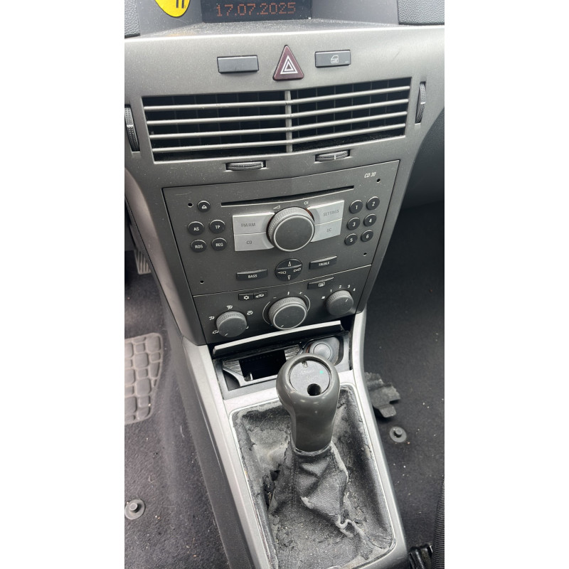 Vitre arriere droit OPEL ASTRA H Photo n°6