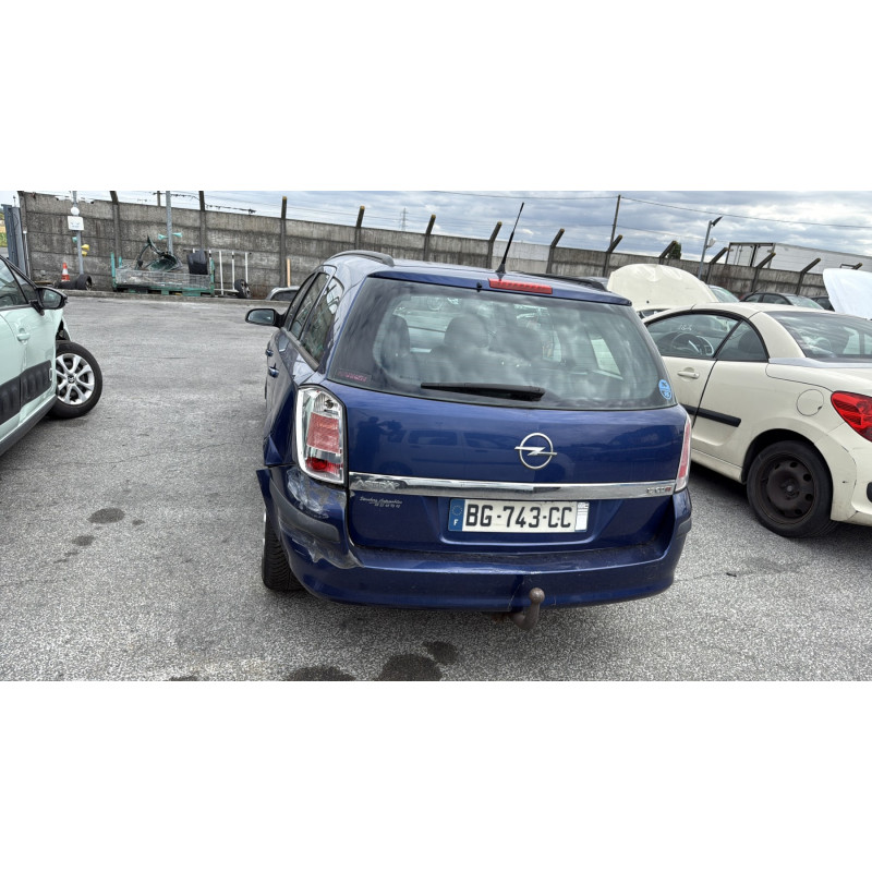 Vitre arriere droit OPEL ASTRA H Photo n°13