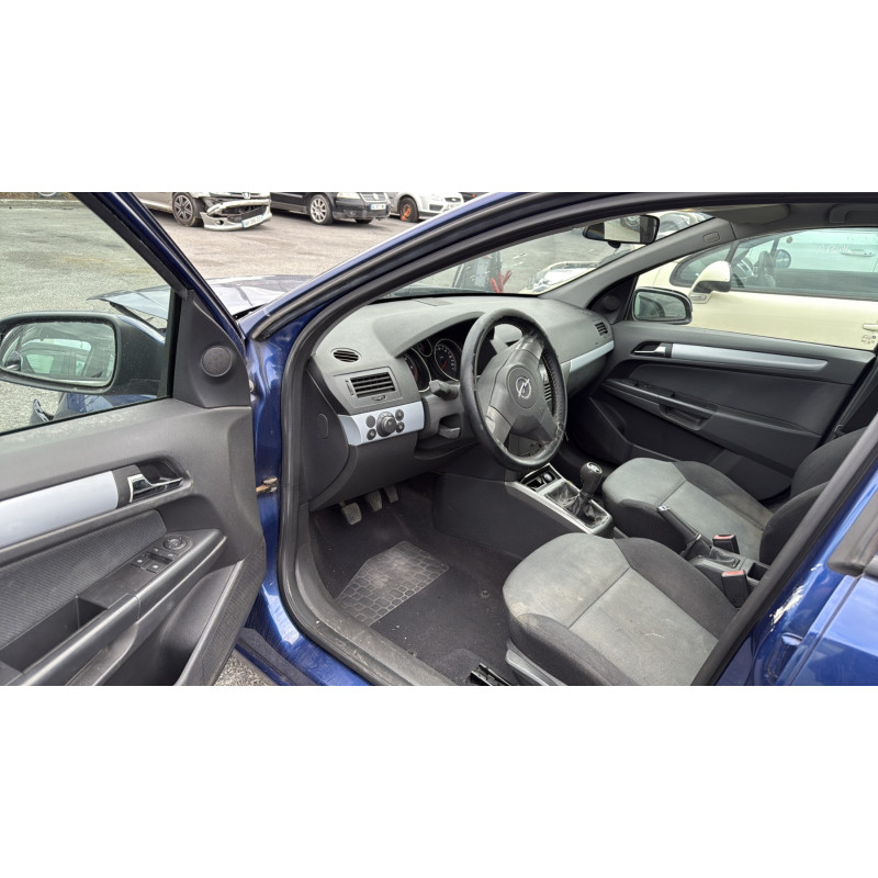 Vitre avant gauche OPEL ASTRA H Photo n°17