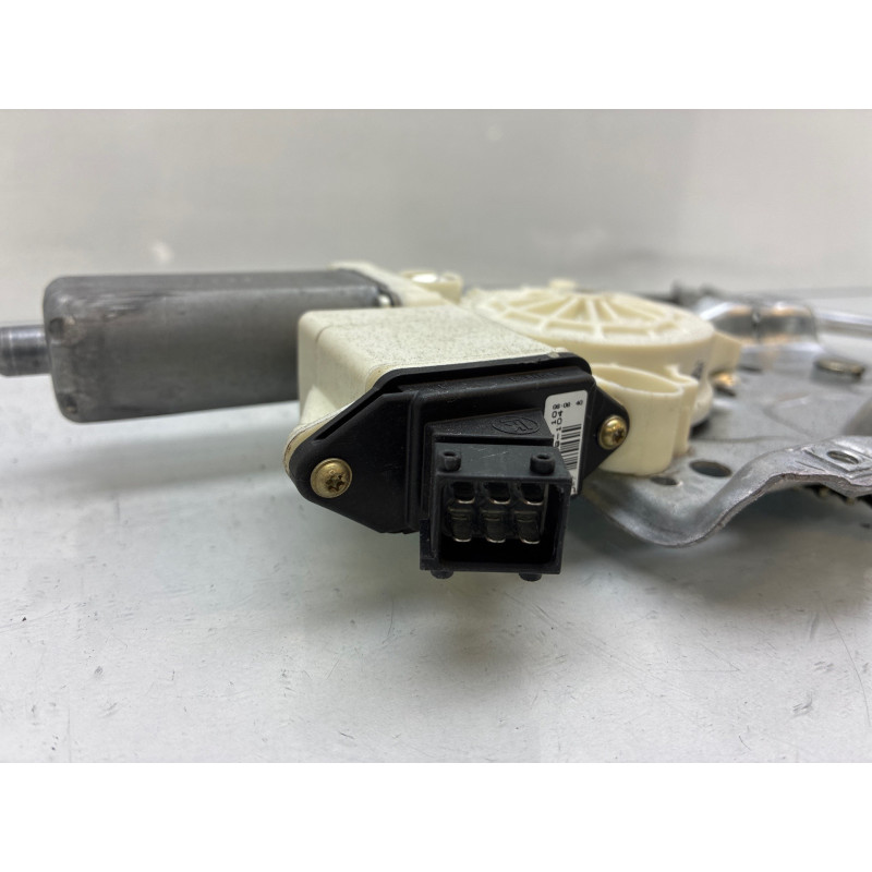 Leve vitre electrique avant droit TOYOTA COROLLA 10 Photo n°1