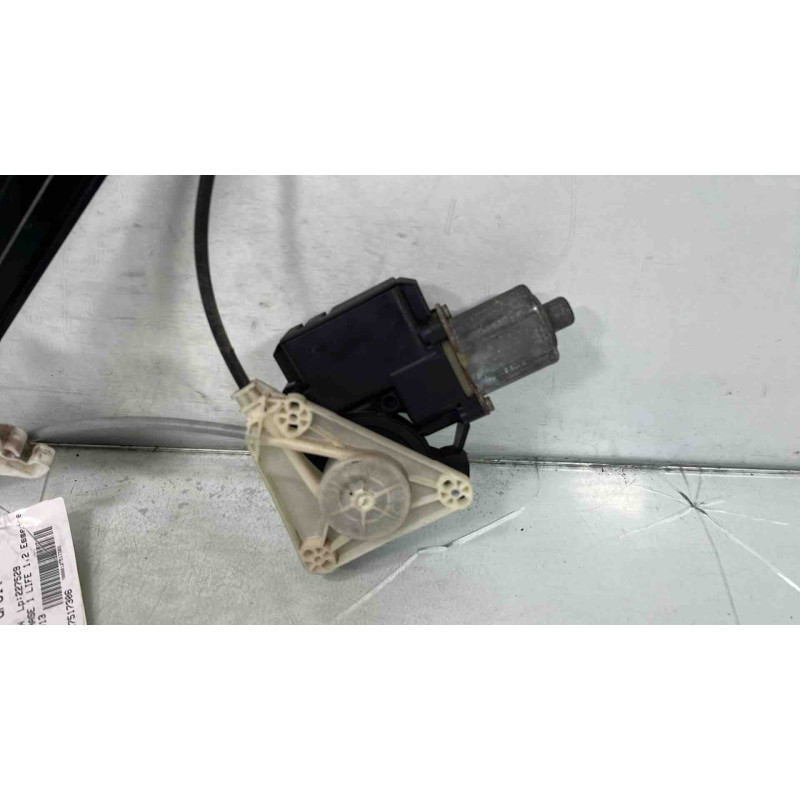 Leve vitre electrique arriere droit VOLKSWAGEN POLO 5 Photo n°1
