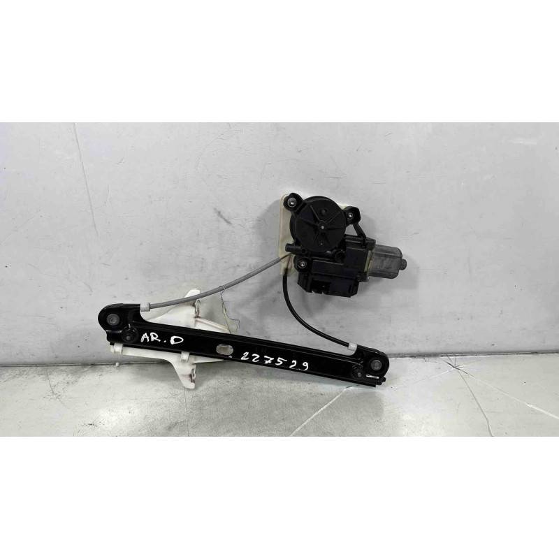 Leve vitre electrique arriere droit VOLKSWAGEN POLO 5 Photo n°2