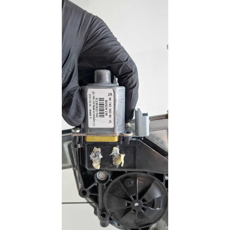 Leve vitre electrique avant droit PEUGEOT 208 1 Photo n°4