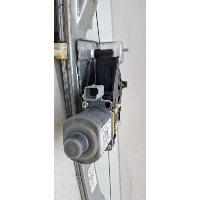 Leve vitre electrique avant droit PEUGEOT 208 1 Photo n°8