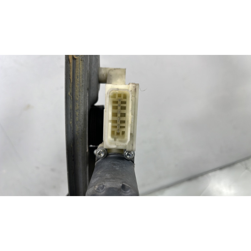 Leve vitre electrique arriere droit PEUGEOT 308 2 SW Photo n°4