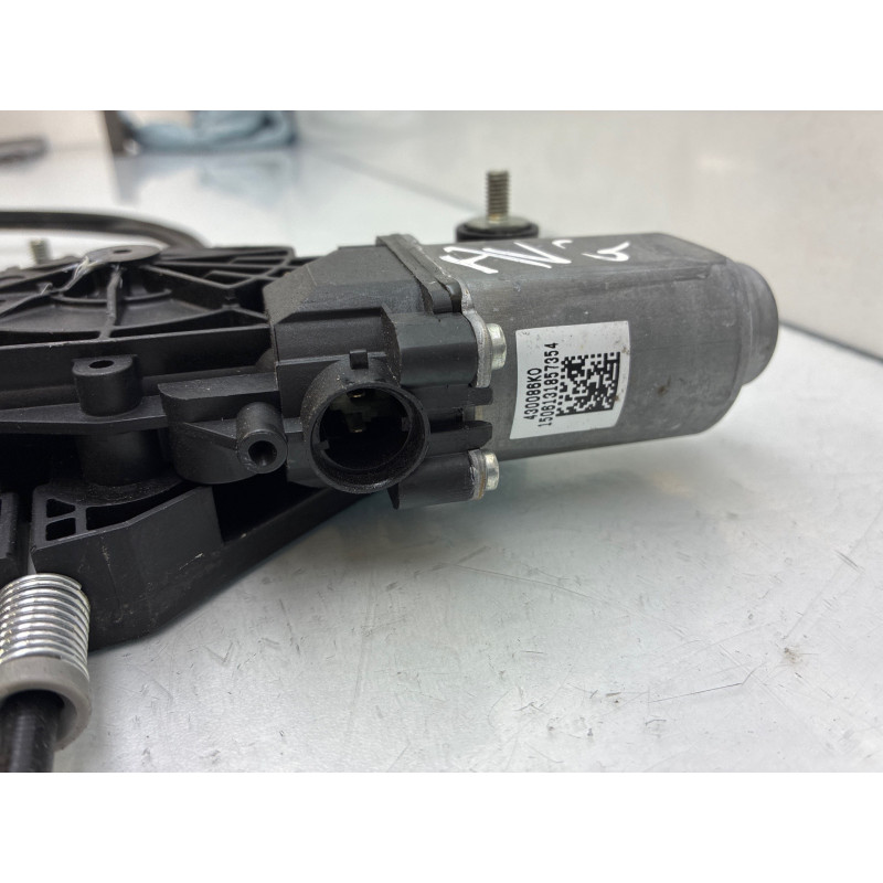 Leve vitre electrique avant gauche CITROEN C1 2 Photo n°8