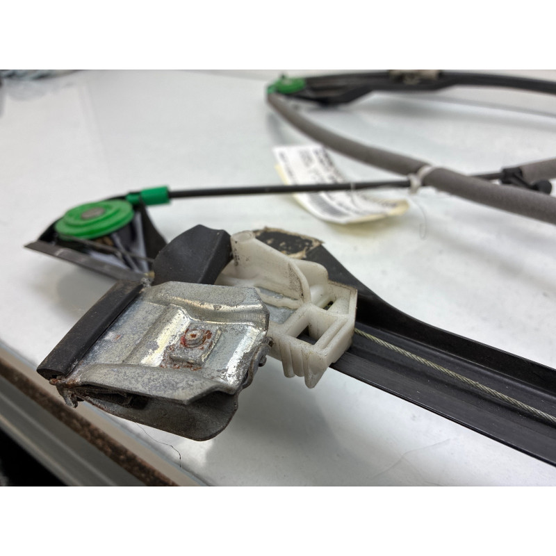 Leve vitre electrique avant gauche FORD FOCUS 1 Photo n°7