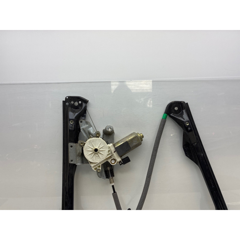 Leve vitre electrique avant gauche FORD FOCUS 1 Photo n°8