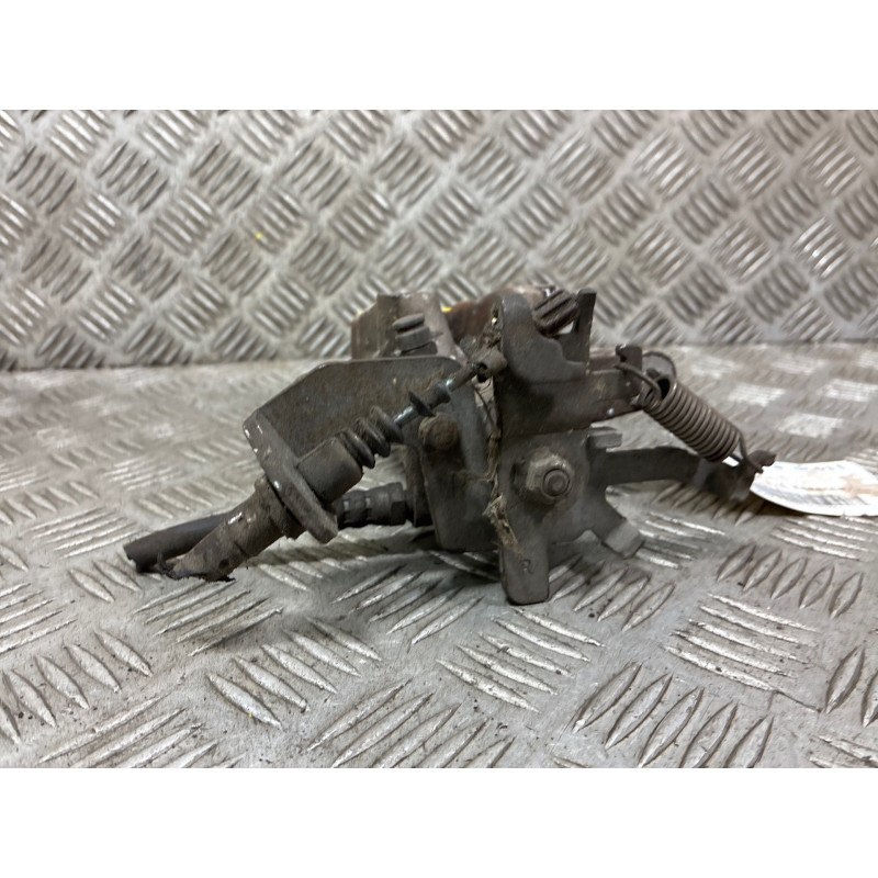 Etrier arriere droit (freinage) FIAT TIPO 2 Photo n°1