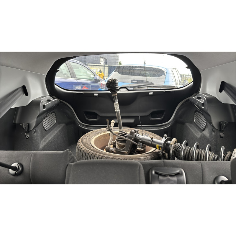 Ecran GPS PEUGEOT 208 1 Photo n°9