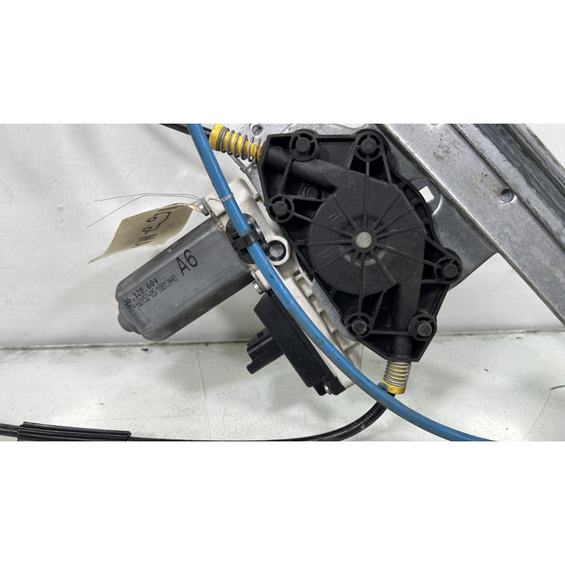 Leve vitre electrique avant gauche CITROEN C2 Photo n°4